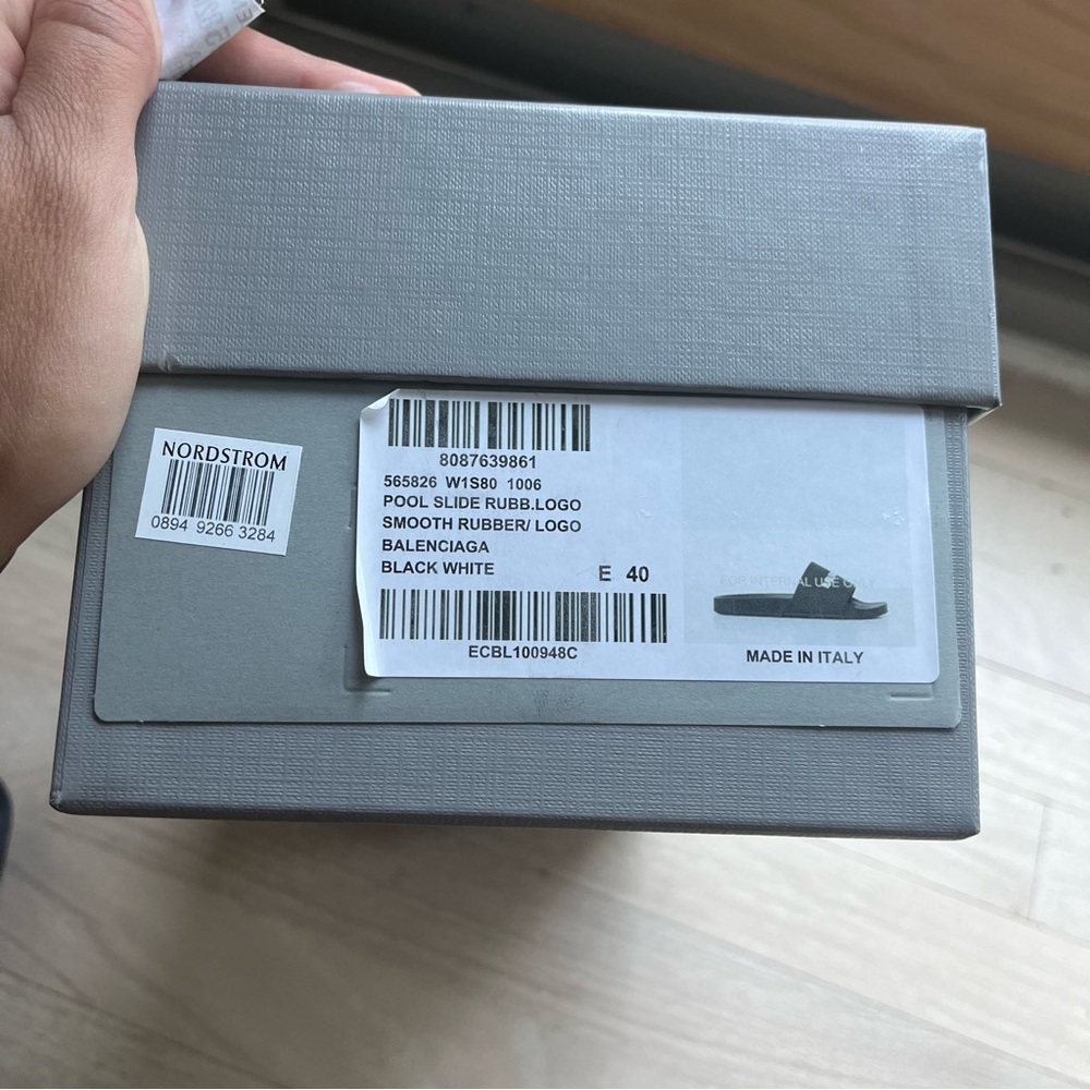 Balenciaga Logo Slides in Black - Picture 7 of 7